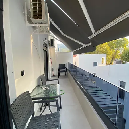 Platania Maisonette *